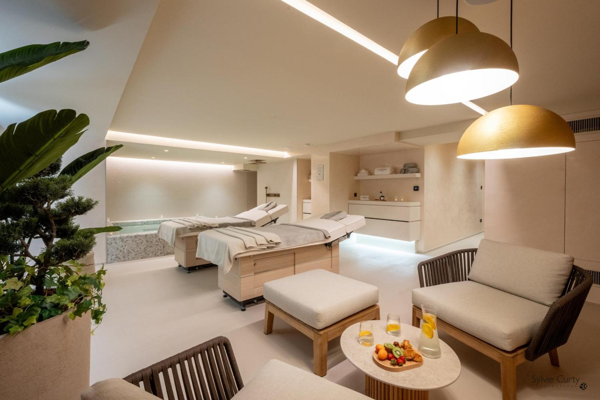 Hotel La Monnaie Arty & Spa ลาโรแชล ภายนอก รูปภาพ