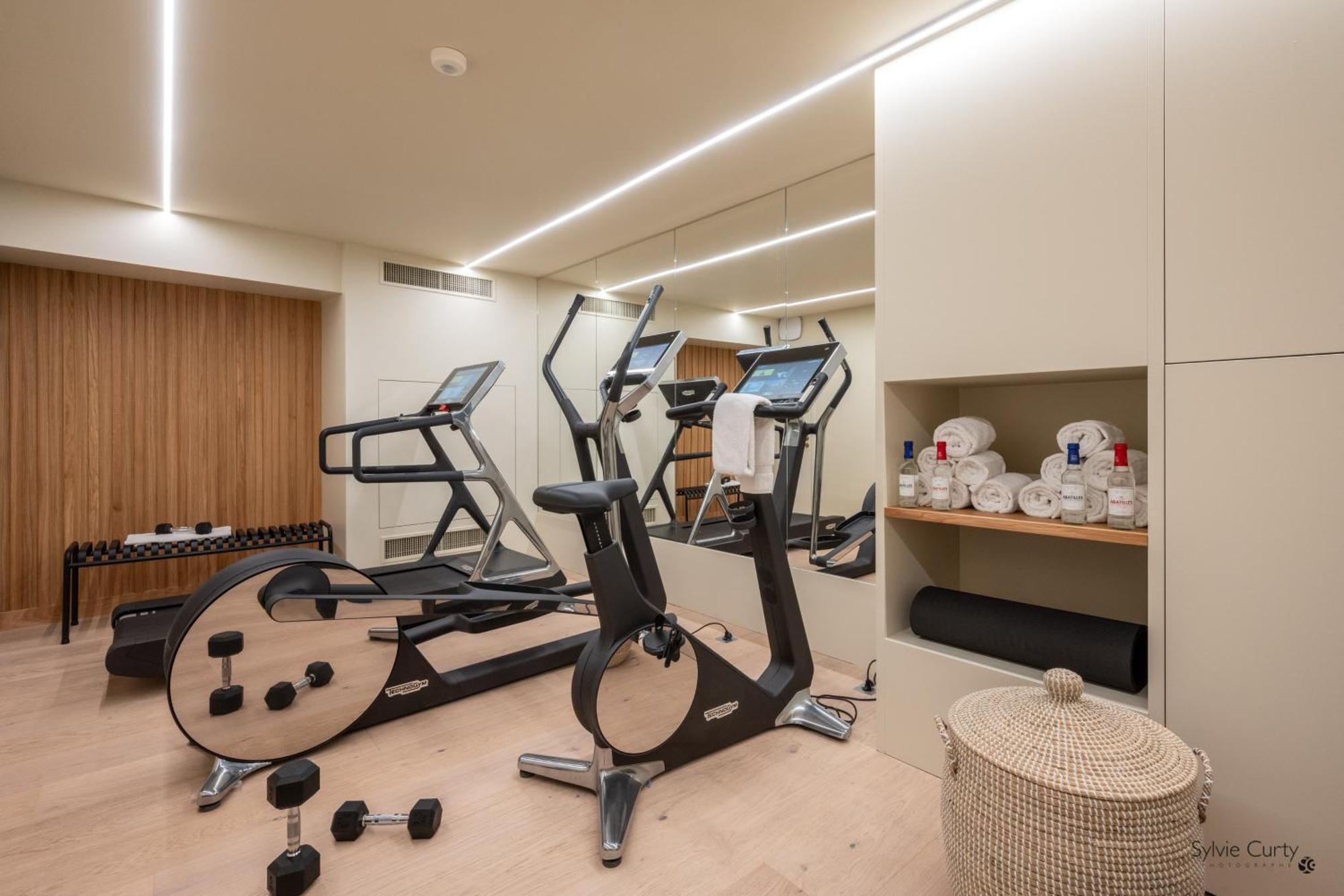 Hotel La Monnaie Arty & Spa ลาโรแชล ภายนอก รูปภาพ