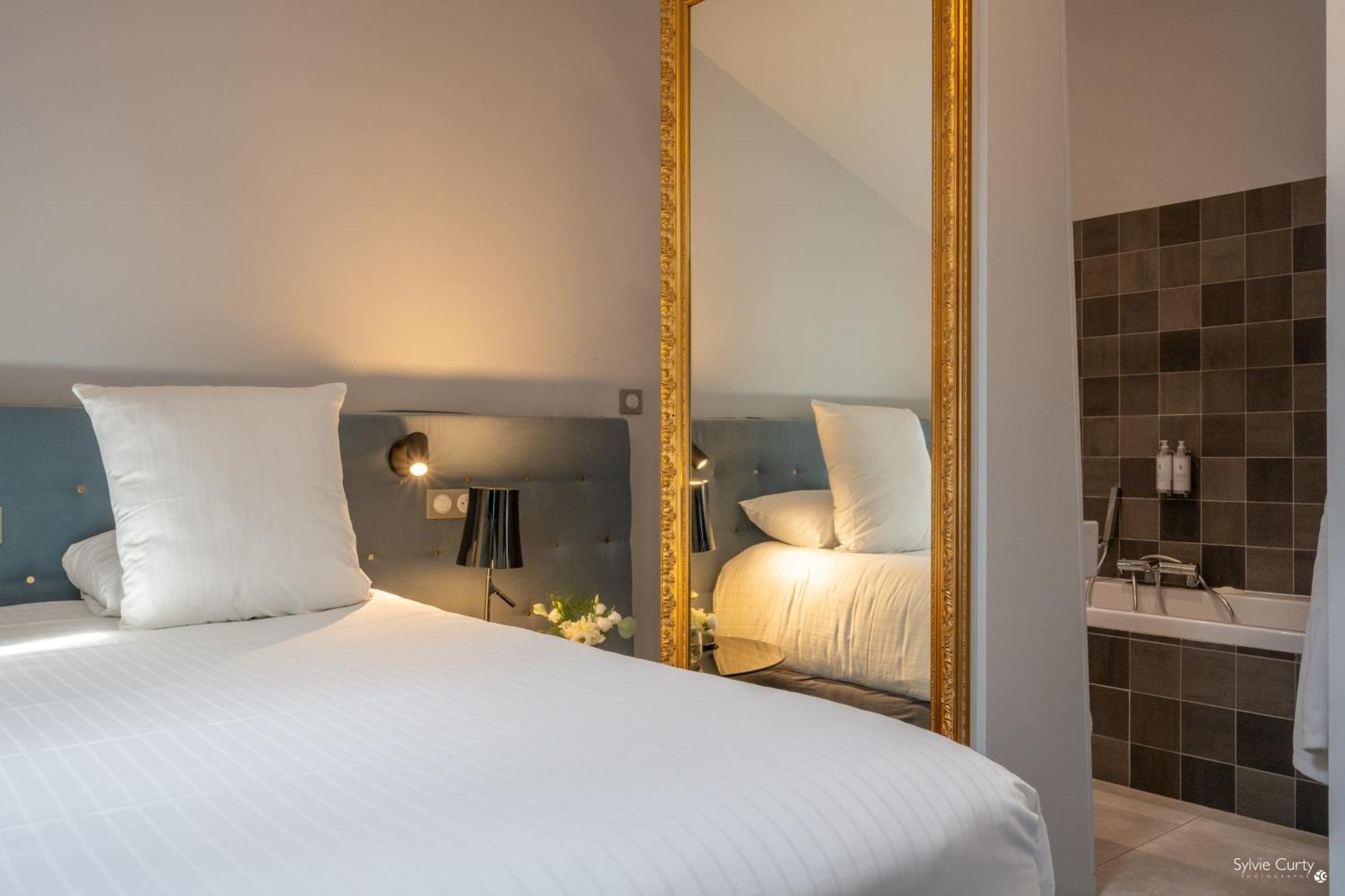 Hotel La Monnaie Arty & Spa ลาโรแชล ภายนอก รูปภาพ