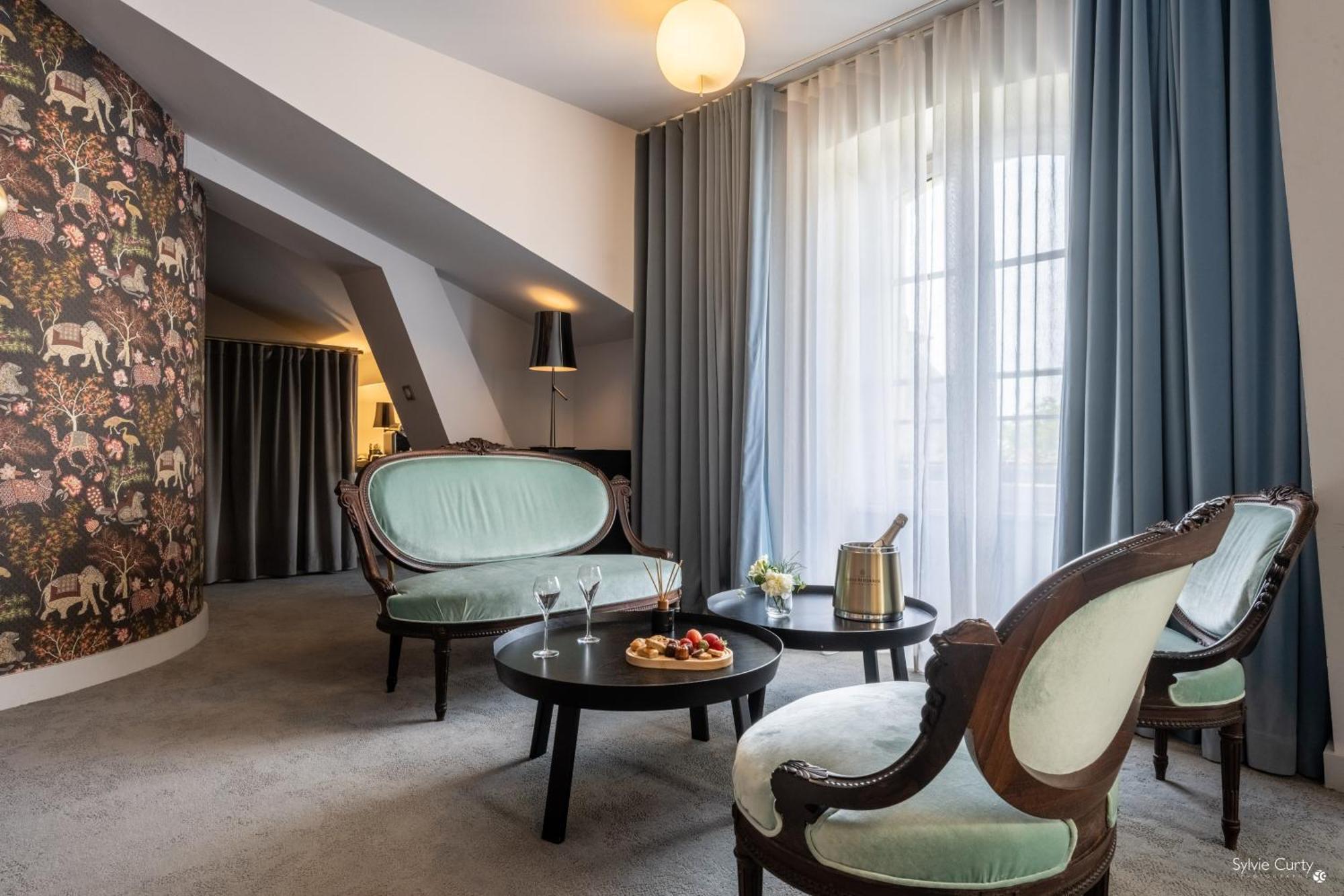 Hotel La Monnaie Arty & Spa ลาโรแชล ภายนอก รูปภาพ