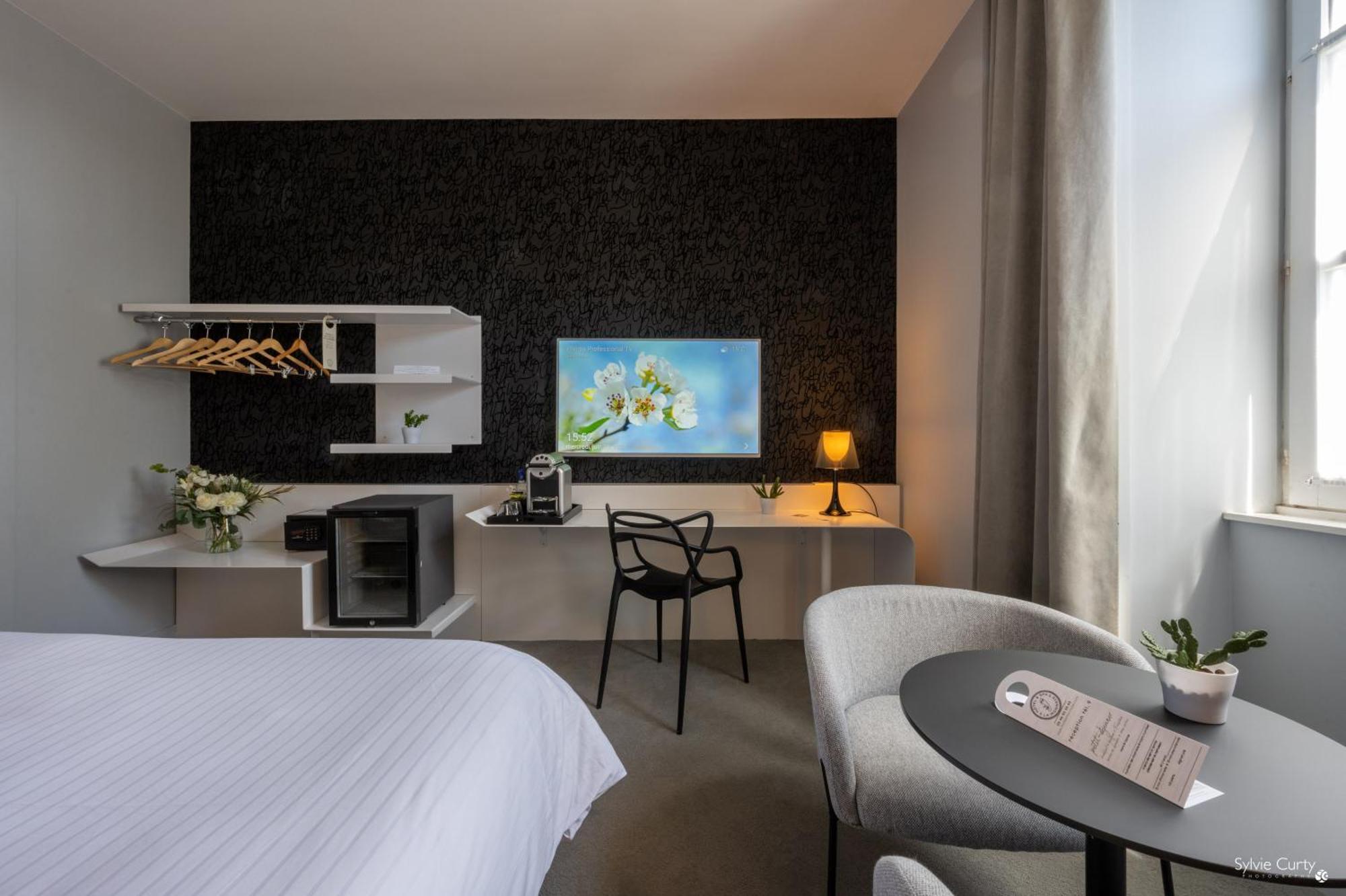 Hotel La Monnaie Arty & Spa ลาโรแชล ภายนอก รูปภาพ