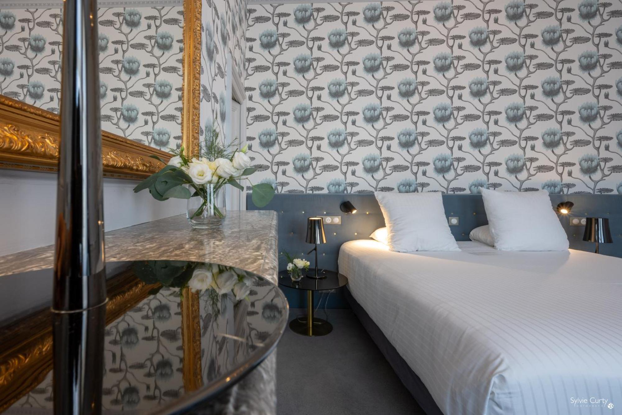 Hotel La Monnaie Arty & Spa ลาโรแชล ภายนอก รูปภาพ