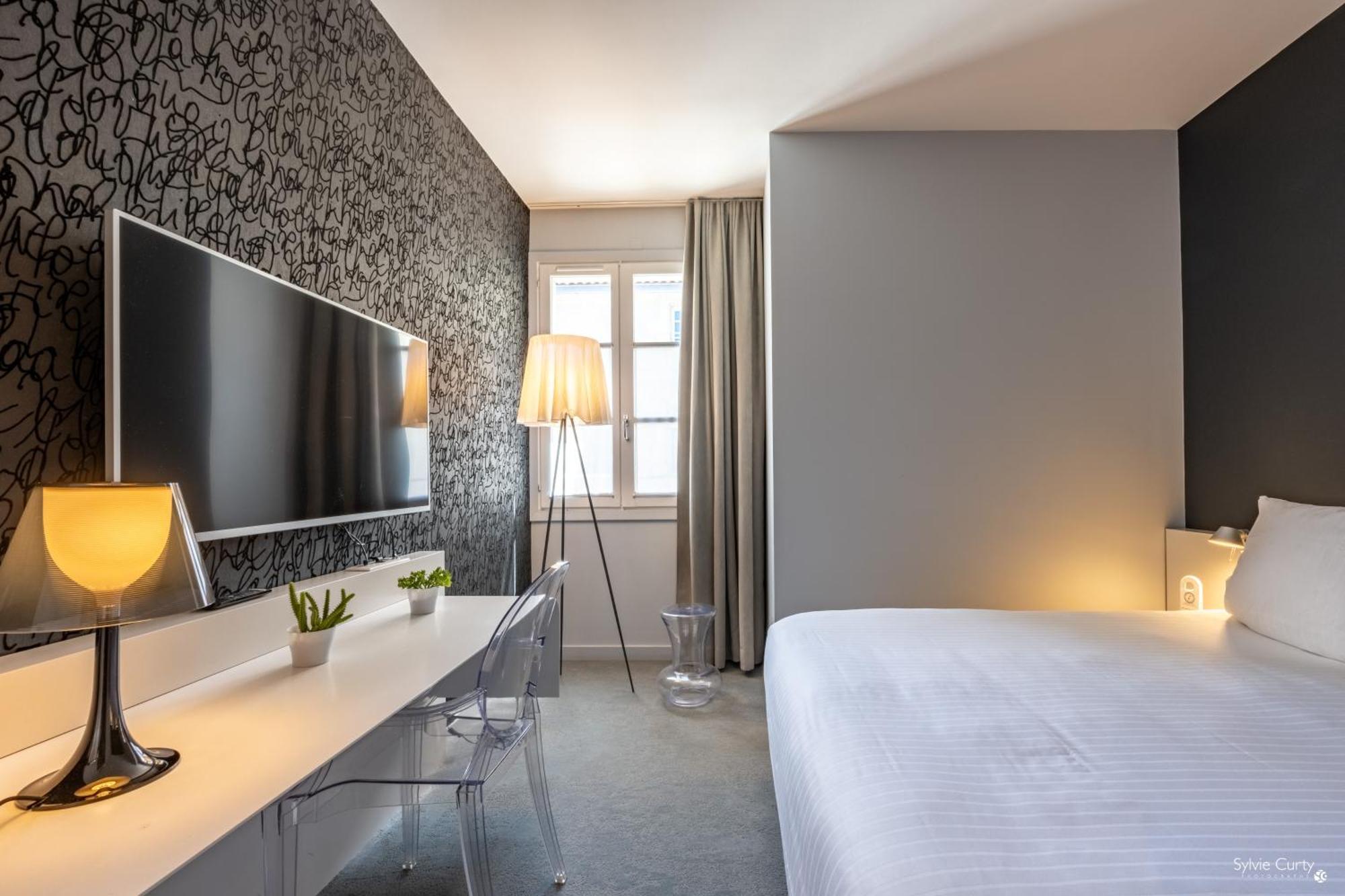 Hotel La Monnaie Arty & Spa ลาโรแชล ภายนอก รูปภาพ