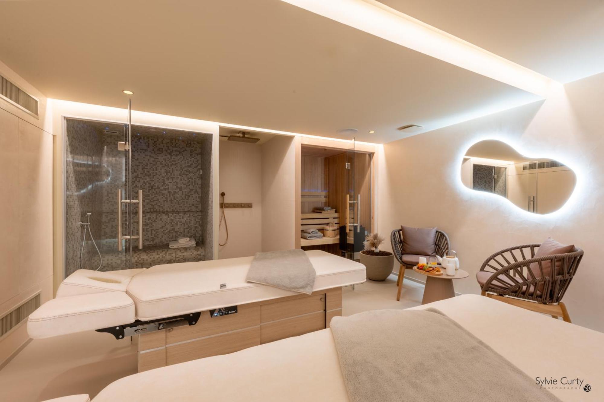 Hotel La Monnaie Arty & Spa ลาโรแชล ภายนอก รูปภาพ